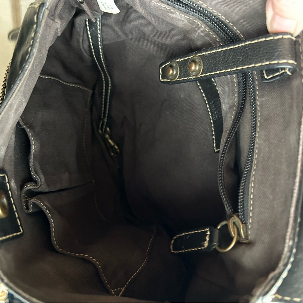 Frye all leather mail pouch style handbag. - Picture 5 of 7